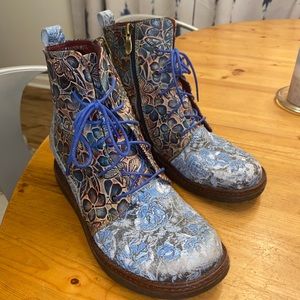 Women’s L’artiste by spring step Philia wedge boot